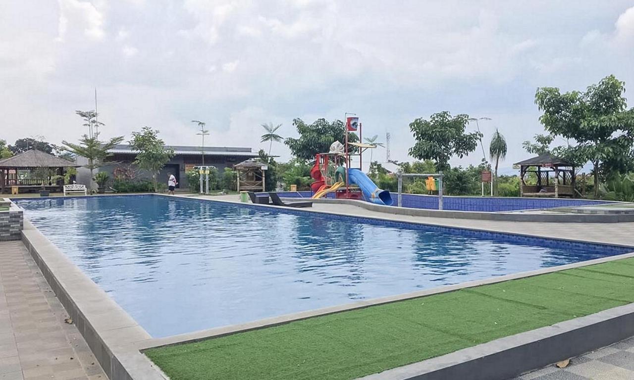 Reddoorz Near Wisata Paribendo Lawang Hotell Eksteriør bilde