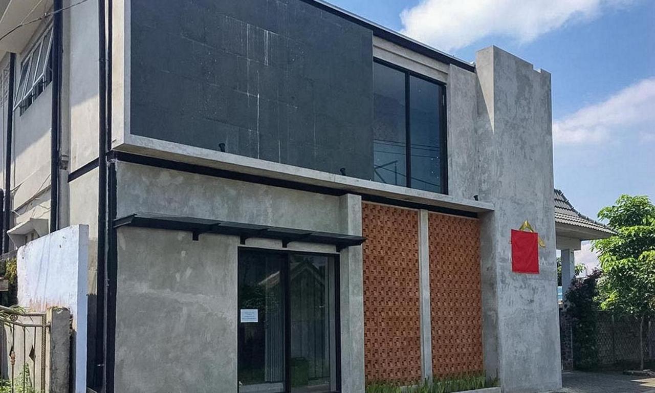 Reddoorz Near Wisata Paribendo Lawang Hotell Eksteriør bilde